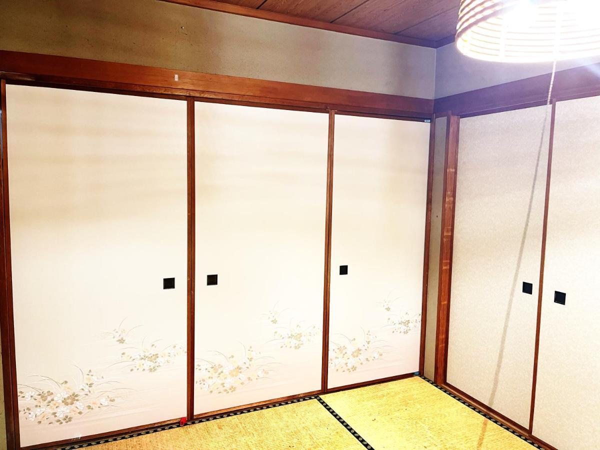 Tatami Room & Living Room Equipped With Multinational Tv And Fire, Bbq Corner In Tokyo Downtown House Tóquio Exterior foto